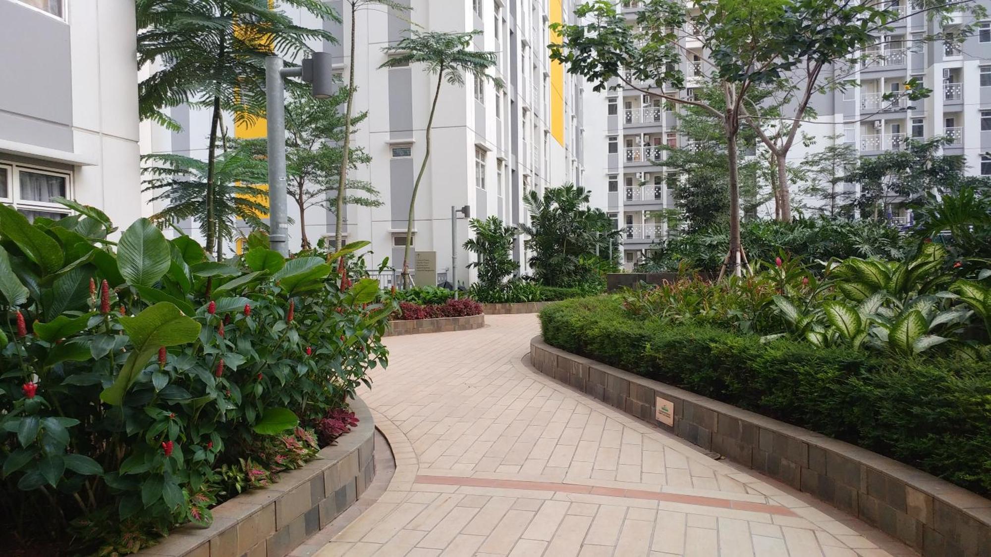 Modern And Comfortable Studio Apartment Springlake Summarecon Near Summarecon By Travelio Bekasi Exterior photo